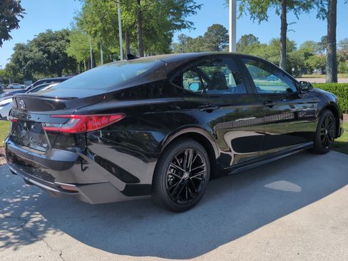 Used 2026 Toyota Camry SE image 10