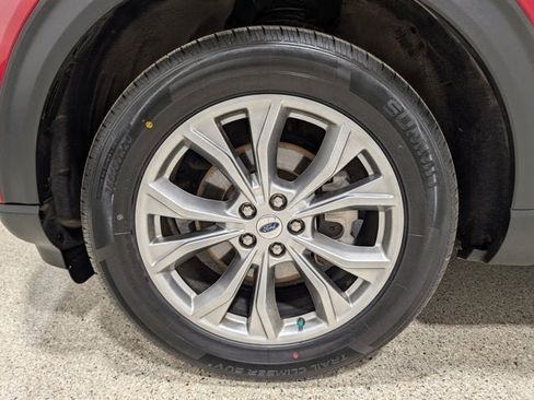 Used 2022 Ford Explorer XLT w/ Equipment Group 202A AWD/4WD image 9