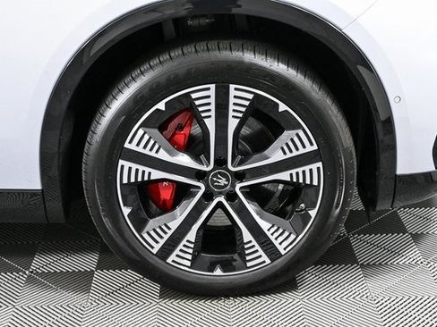 New 2025 Maserati Grecale Folgore image 31