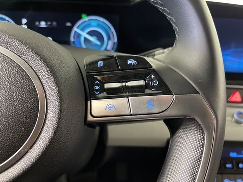 Used 2025 Hyundai Elantra Limited FWD image 29