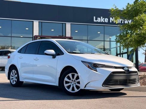 Used 2026 Toyota Corolla LE FWD image 1