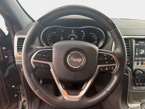 Used 2018 Jeep Grand Cherokee Overland RWD image 24