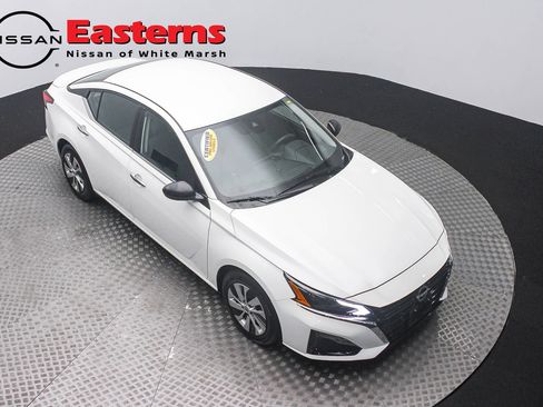 Used 2024 Nissan Altima 2.5 S FWD image 3