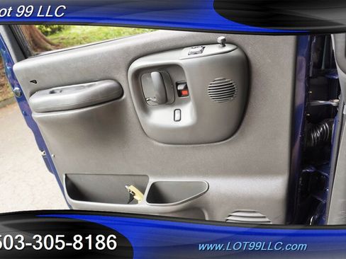 Used 2001 Chevrolet Express 3500 Extended Passenger w/ Convenience Pkg RWD image 22
