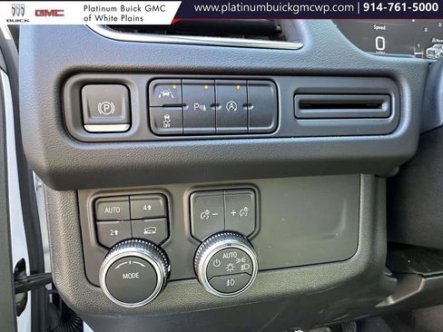 Used 2024 GMC Yukon SLT image 22