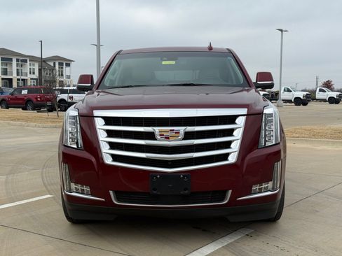Used 2016 Cadillac Escalade Premium image 2