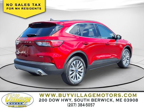 Used 2020 Ford Escape Titanium w/ Titanium Premium Package 2.0 AWD/4WD image 4