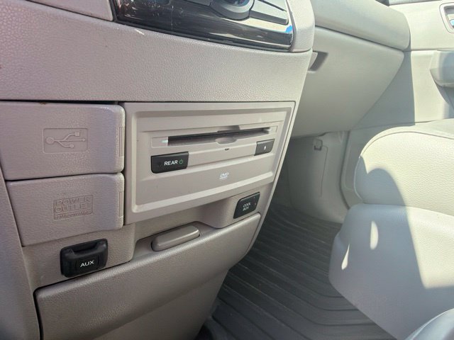 Used 2015 Honda Odyssey Touring Elite image 16