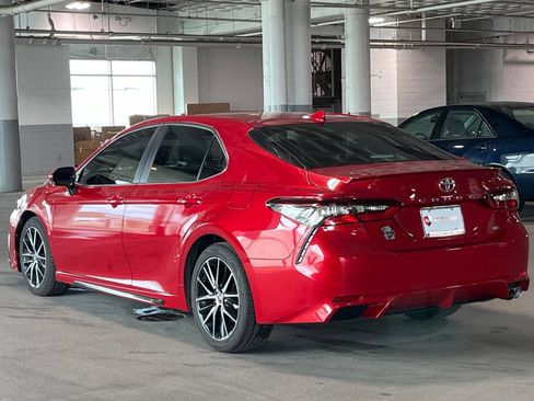 Used 2023 Toyota Camry SE FWD image 7
