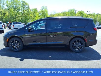 New 2027 Chrysler Pacifica Limited