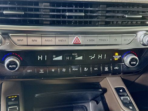 Used 2022 Kia Telluride SX w/ Nightfall Edition Package image 28