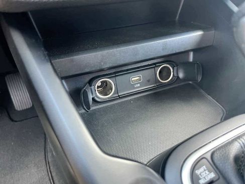 Used 2024 Kia Soul LX w/ LX Technology Package FWD image 19