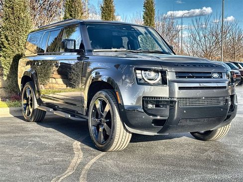 New 2026 Land Rover Defender 130 X-Dynamic SE image 7