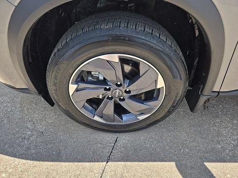 Used 2026 Nissan Rogue SV FWD image 25