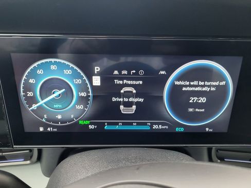 New 2025 Hyundai Elantra Limited image 21