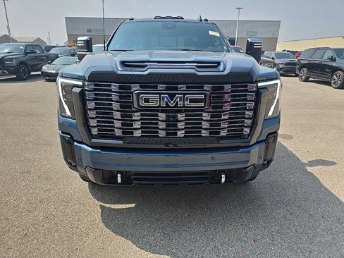 Used 2026 GMC Sierra 2500 Denali Ultimate AWD/4WD image 2