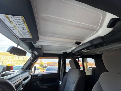 Used 2013 Jeep Wrangler Unlimited Sport image 20