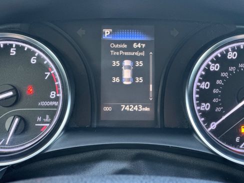 Certified 2018 Toyota Camry SE FWD image 23