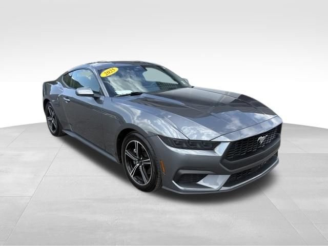 Used 2025 Ford Mustang Coupe RWD image 8