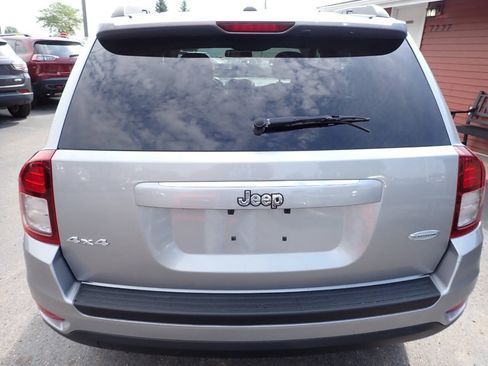 Used 2016 Jeep Compass Latitude AWD/4WD image 5