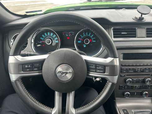 Used 2013 Ford Mustang Coupe image 17