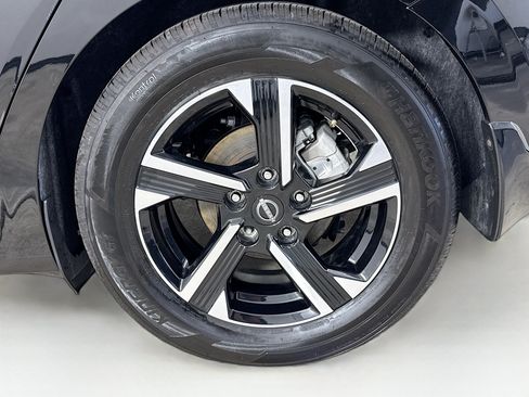 Used 2025 Nissan Sentra SV w/ All-Weather Package FWD image 31