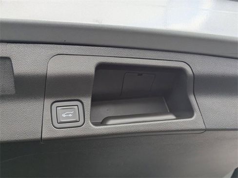 Used 2023 GMC Acadia SLE w/ Driver Convenience Package image 34