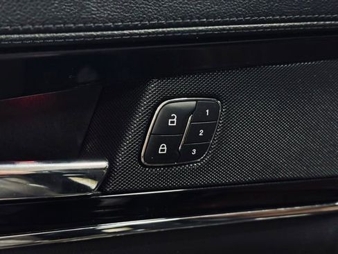 Used 2022 Lincoln Nautilus Reserve image 16