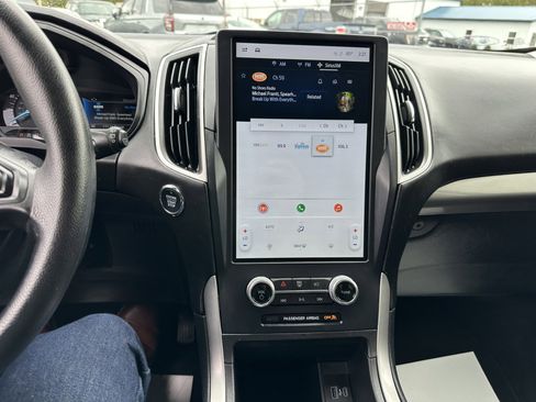 Certified 2022 Ford Edge SE w/ Black Appearance Package image 13