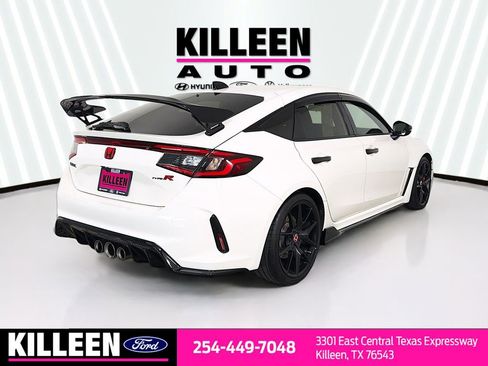 Used 2025 Honda Civic Type R image 8