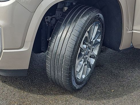 Used 2023 GMC Acadia Denali FWD image 37