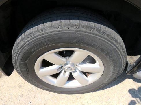 Used 2015 Nissan Armada SV image 22