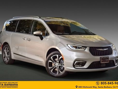 New 2026 Chrysler Pacifica Pinnacle w/ Trailer Tow Group AWD/4WD image 1