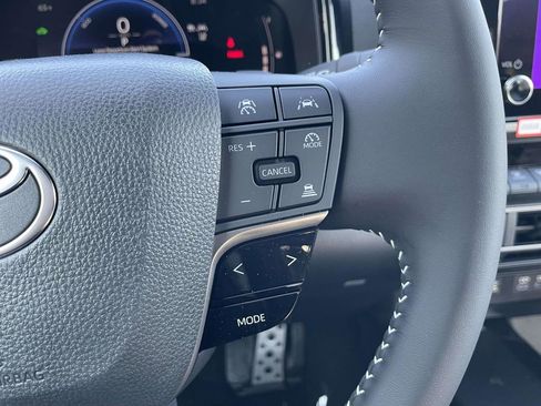 New 2026 Toyota Camry SE FWD image 32
