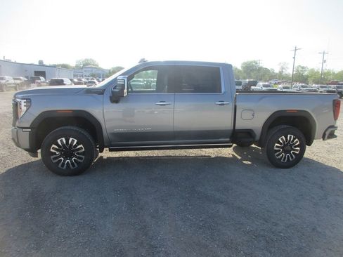 New 2026 GMC Sierra 2500 Denali Ultimate AWD/4WD image 9