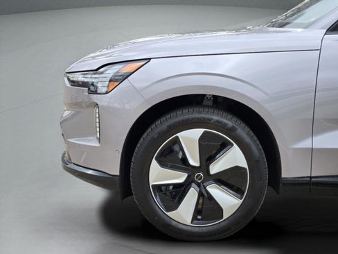 New 2026 Volvo EX90 Plus image 32