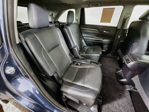Used 2014 Toyota Highlander Limited Platinum FWD image 34