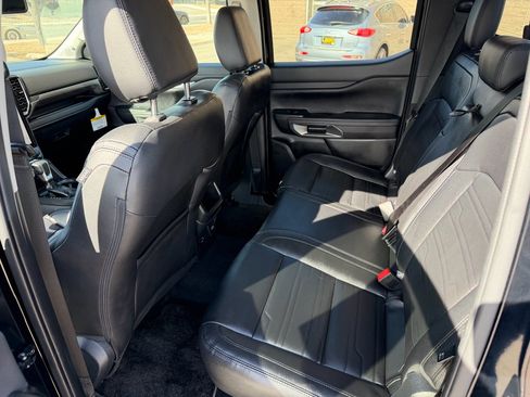 Used 2025 Ford Ranger Lariat w/ Black Appearance Package image 15