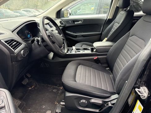 Used 2019 Ford Edge SE image 5