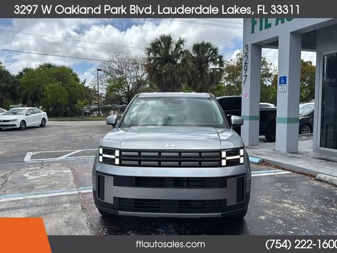 Used 2025 Hyundai Santa Fe SE image 3