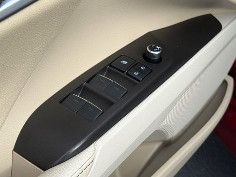 Certified 2022 Toyota Camry XLE image 18