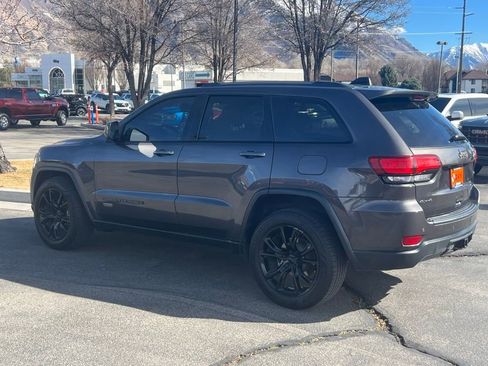 Used 2016 Jeep Grand Cherokee Laredo 75th Anniversary image 14