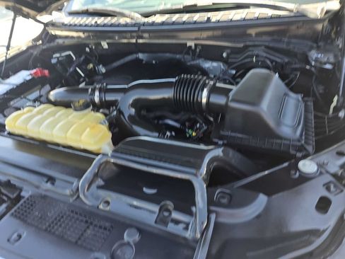 Used 2018 Ford Expedition XLT w/ Equipment Group 202A AWD/4WD image 37