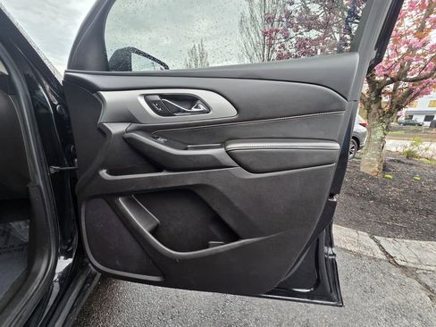 Used 2019 Chevrolet Traverse LT w/ LPO, Floor Liner Package AWD/4WD image 11