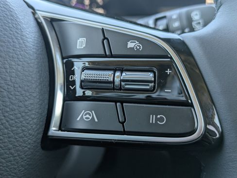 Certified 2025 Kia Seltos EX w/ EX Sunroof Package image 31