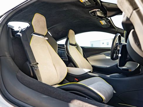 Used 2023 McLaren Artura RWD image 11