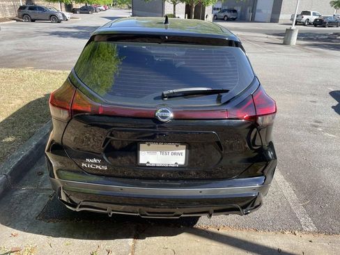 Used 2021 Nissan Kicks S image 4