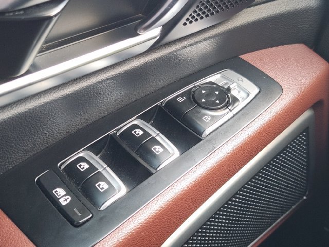 Used 2023 Kia Telluride EX w/ EX Captain's Chair Package FWD image 22
