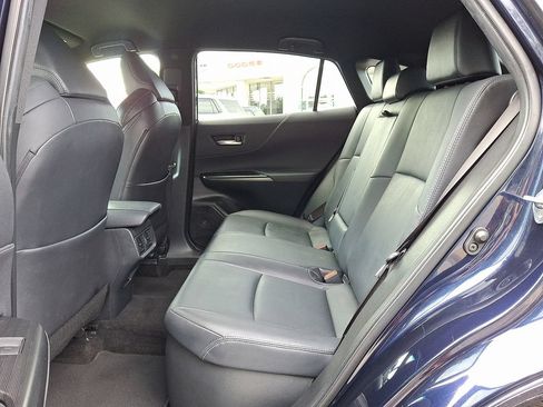 Used 2022 Toyota Venza XLE AWD/4WD image 10