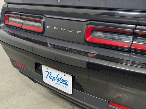 Used 2018 Dodge Challenger SXT Plus image 8